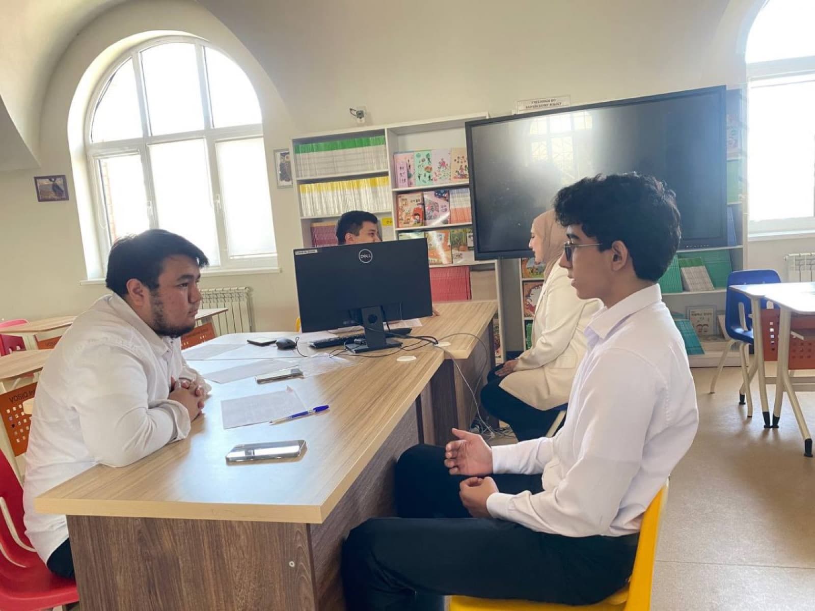 Universitet vakili bilan kirish suhbati
